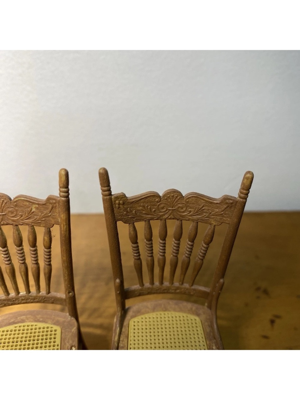 Vintage Dollhouse Dining Chairs Press-back Spindle Furniture Needs Repair - Picture 2 of 3